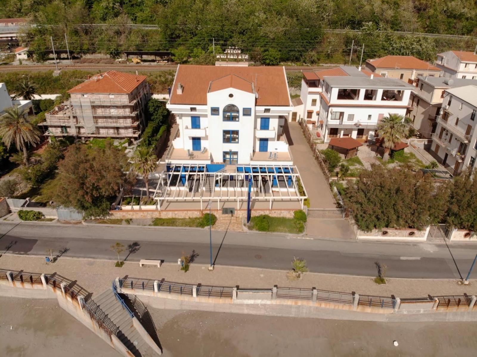 Sea Garden Hotel Acquappesa Exterior photo